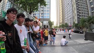 Gặp CA SĨ HỒ NGỌC HÀ THAY 4 BỘ ĐỒ ở khu nhà giàu LANDMARK 81 chuẩn bị TRANG TRÍ NOEL 2018