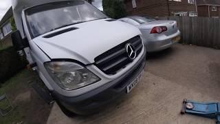 How to remove the headlight Mercedes Sprinter \ Как снять переднюю фару Mercedes Sprinter