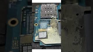 Ремонт Samsung Galaxy A54 a546 нет сети, не звонит Замена микросхемы усилителя сигнала 77098b