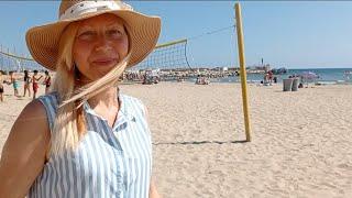 На кухне потоп,опять труба. Море как чай тёплое и я плаваю с вами.