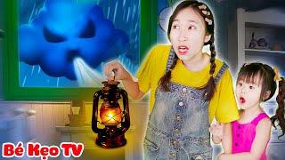 Học Cách Tránh Bão Cùng Gia Đình Bé Hạnh - Bài Học An Toàn Cho Bé + More Video For Kids Bé Kẹo TV