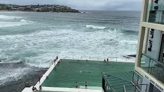 Sydney Life - Beautiful Bondi Beach Australia - best sightseeing spot and so close to the city