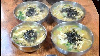 More than 1,000 bowls of kalguksu are sold a day, with Kalguksu_Billion-dollar sales bragging~