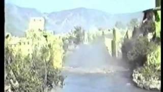 DESTRUCTION OF THE OLD BRIDGE IN MOSTAR .wmv