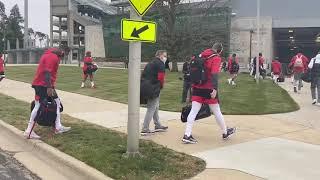 Watch Justin Fields and Ohio State football arrive for Michigan State game