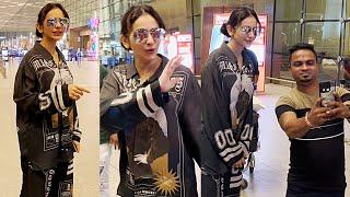 Rakul Preet Singh Gets Serious On Fan At Airport | Rakul Preet Singh Latest Video | News Buzz