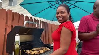 Moun yo manke manje dwèt yo nan #Barbecue a