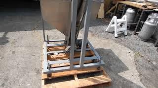 www.champtrading.com testing 4" wide cleated inclinded conveyor