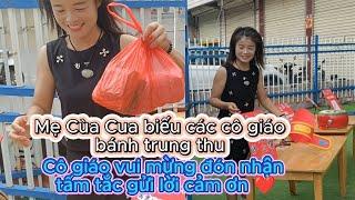 [346] Ngày trở lại trường sau kỳ nghỉ hè ngắn ngủi  của Cùa Cua & Biếu các cô giáo bánh trung thu 