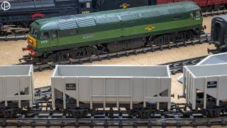 Hornby Railways R.328 Class 47 “Mammoth” & R.214 Hopper Wagons