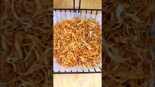 طرز تهیه پیاز داغ مجلسی ، ترد و چیپسی / fried onions Recipe