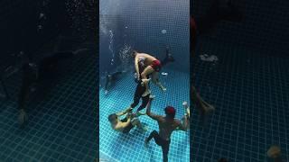 This extreme sport looks more like fighting underwater  (UNDERWATER TORPEDO LEAGUE)