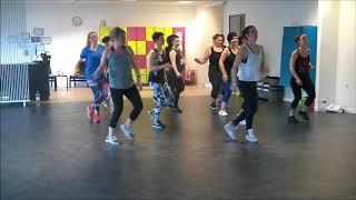 Agora Fit' - Zumba® Fitness : Pré-cool down "Mau y Ricky Karol - g mi Mala"