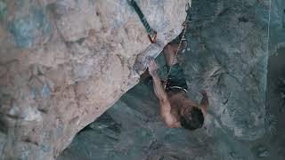 Daniel Woods: "Manphibian" (9a/14d)