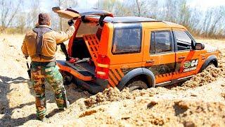 RC Trucks Arnie and Blondies Rescue Ford F-350 stuck in the sand Land Rover Discovery 3