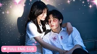 A kind girl accidentally saved the vampire CEO,didn't expect that he would fall in love with her！