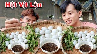 Hột Vịt Lộn Luộc Nước Dừa Kiểu Này Là Ăn Bao Ngon Luôn | Phúc Nhọn