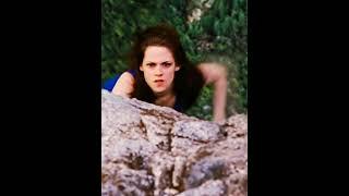 climbing up the rock looks hilarious #bellaswan#breakingdawn2#foryou#edwardcullen#twilight#short