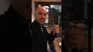 Nolan - Australiano cantando en Chino en un restaurant taiwanés de Mexico 