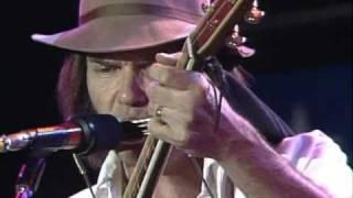 Neil Young - Heart of Gold (Live at Farm Aid 1985)