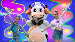 ILARIE, canta y baila con la vaca Lola | Canciones infantiles