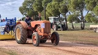 Case LA 1948 driven by Charles Dolling from Wokurna, Mundoora Mud And Dust Vintage Tractor Pull