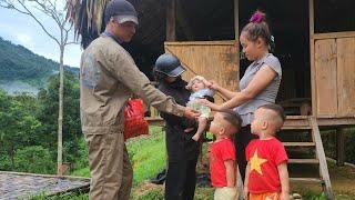 Picking bananas bringing them to the market to sell, parents return to pick up their abandoned child