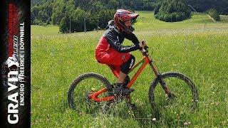 Testride mit "Rosalinde" Downhillbike von Fabio Wibmer | Specialized SWorks Demo | Leo Kast