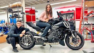 Installing an INSANE Loud Exhaust on Our Diavel V4!!!