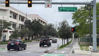 Woman fatally struck by car in West Palm Beach