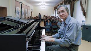 Евгений Маслов:  "Моя карьера начиналась отсюда..."