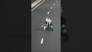 오토바이 탈때 헬멧을 써야 하는 이유 #shorts #쇼츠