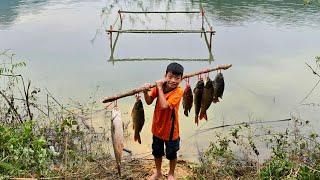 Bac's fishing skills: Use many small bamboo trees to fish, harvest 12.5kg of fish in a large lake.