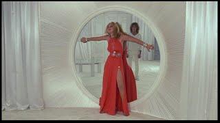 Smash the mirror -- Ann-Margret and Roger Daltrey in Tommy