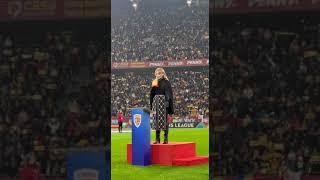 Soprano Irina Baiant interpretare superba a imnului alaturi de 50.000 de fani la Romania-Kosovo