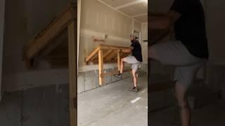 Folding workbench: closer look at how it works #diy #workbench #workshop
