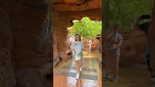 A cascata de água parou para a Marcela Jardim passar ! #shortsviral