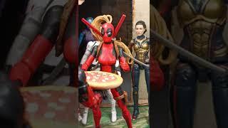 Uh oh, Your not getting your pizza #deadpool #pizza #stopmotion #marvellegends #ladydeadpool