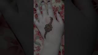 Mehndi design #mehndidesig #hennatattoo #trendingshorts #smallflowersdesing#latest 2024 designs 