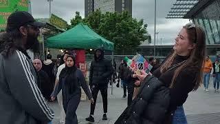 She surprised mustafa! Mustafa and Visitor Speakers Corner Sam Dawah