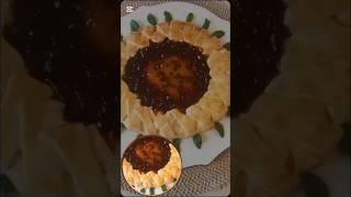 Crostata di girasole  con pasta brisée, marmellata di ciliegie e albicocche, gocce di cioccolato