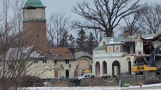 Watch a Historic Mansion in Lake Bluff, IL get Demolished