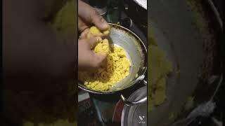 बेसन के लड्डू रेसिपी || बाज़ार बनाम घर का बना बेसन के लड्डू easy laddu recipe cooking #food #short