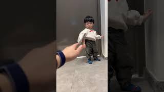 아무리 그래도 옷은 입고 나가야지~ㅋㅋㅋ  服は着てでかけようねー？  #shorts #baby #아기 #한일커플