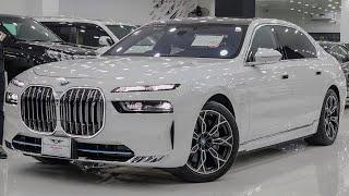 2025 BMW 7 Series - Interior and Exterior Walkaround