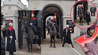 KING’S GUARDS REACTS TO THIS SILLY TOURIST SNEAKING IN THE WHITE BOX AT HORSE GUARD | ROYAL GUARDS.