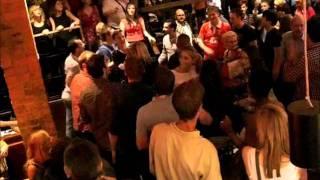 EsChoir FlashMob @ Venn Street Records!