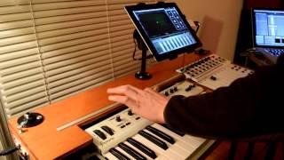 CENTRIC Tech 001: OneString USB Midi Ribbon Controller vs Animoog