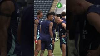 Ben White doing Ben White things in Arsenal training 