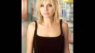 Sarah Chalke as Elliot Reed